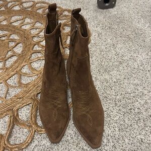 Never worn Steve Madden bootie. Purchased from urban outfitters.